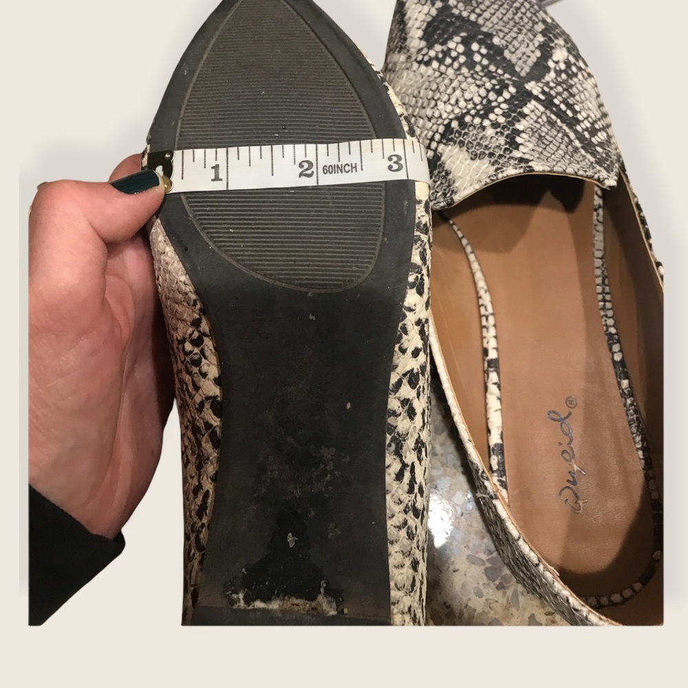 Qupid Snake Print Pointed Toe Flat Euc! - image 7